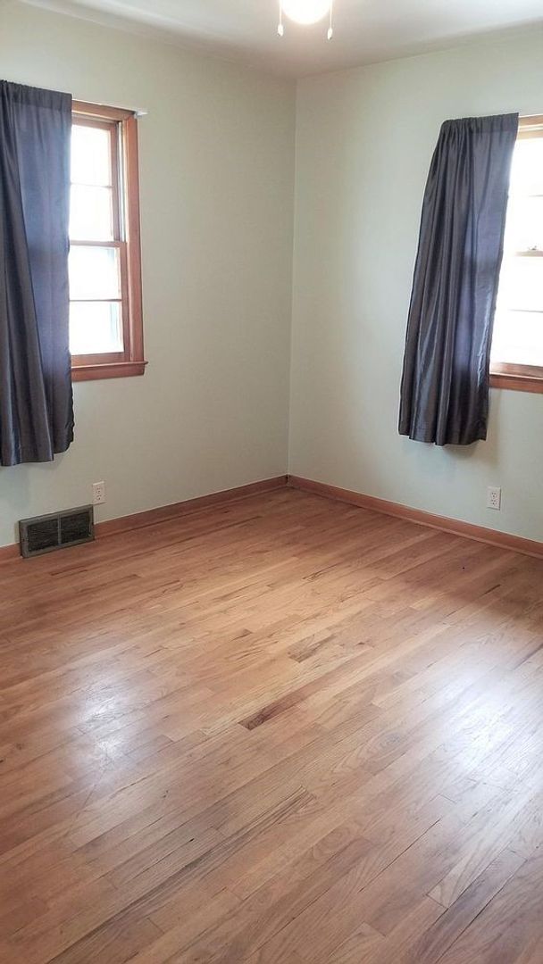 Building Photo - New Listing - Now Available!!