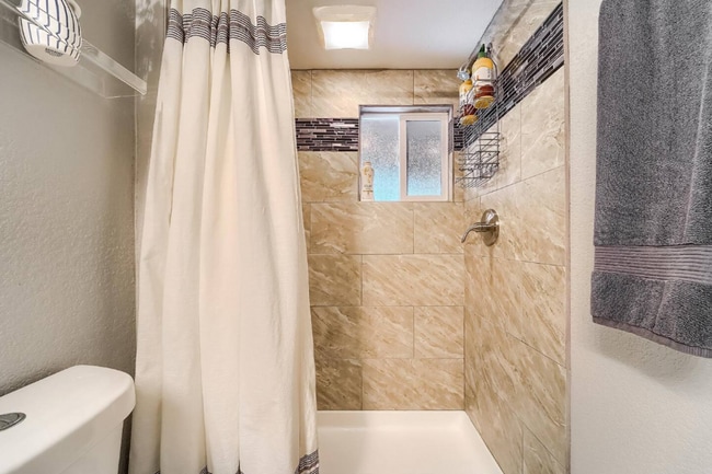 Building Photo - Cozy Arvada Downstairs Duplex Available Now!