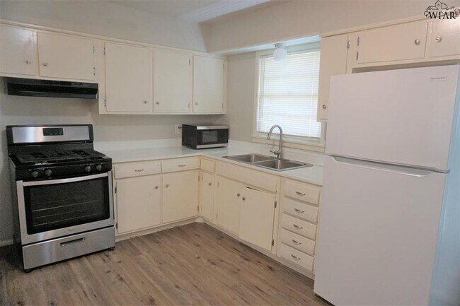 Building Photo - 3 Bedroom Iowa Park Home