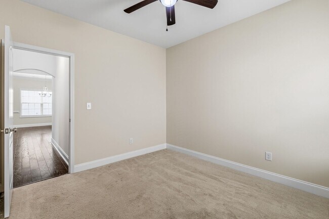 Building Photo - 5 Bedrooms in the heart of Summerfield!