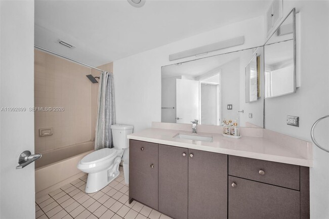 Building Photo - 8290 Lake Dr