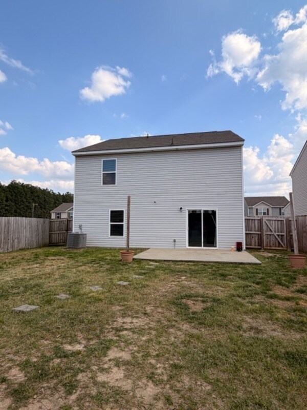 Building Photo - 925 Turkey Berry Ln