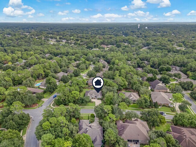 Building Photo - Gorgeous Southern Living Home in Coveted S...