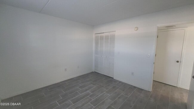 Building Photo - 3131 S Ridgewood Ave