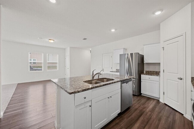 Building Photo - 200 Gemsbok Rd