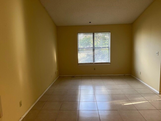 Building Photo - 2301 N Congress Ave