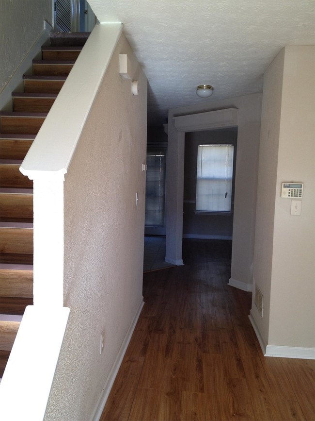 Building Photo - 6634 Coventry Point