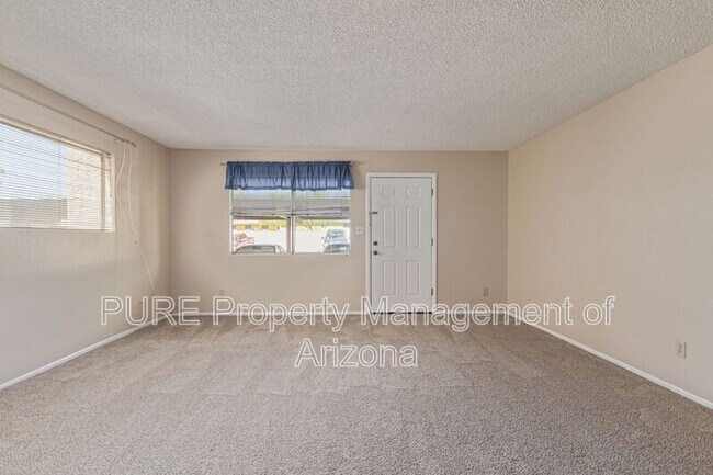 Building Photo - 700 W University Dr