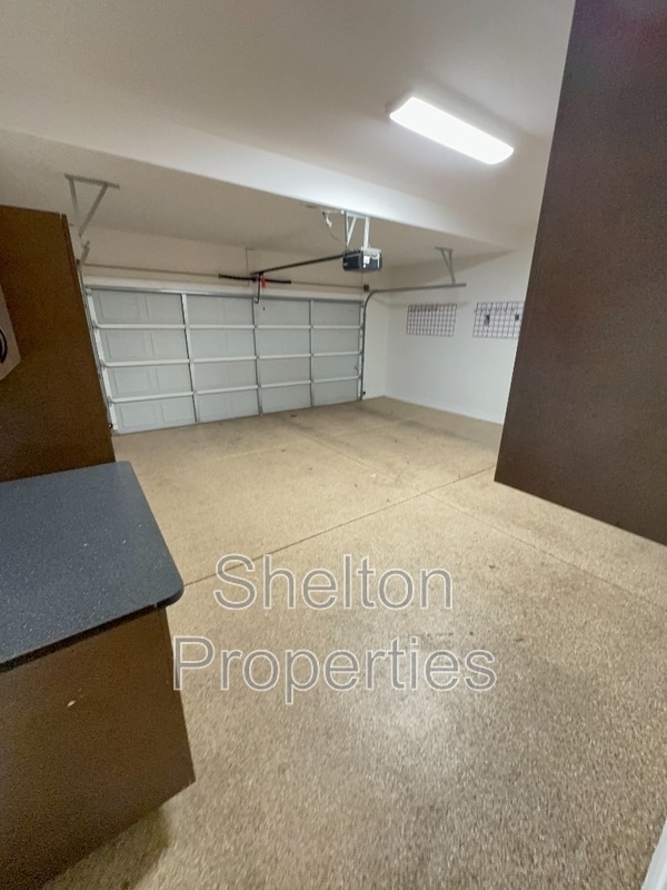 Building Photo - 20877 W Court St