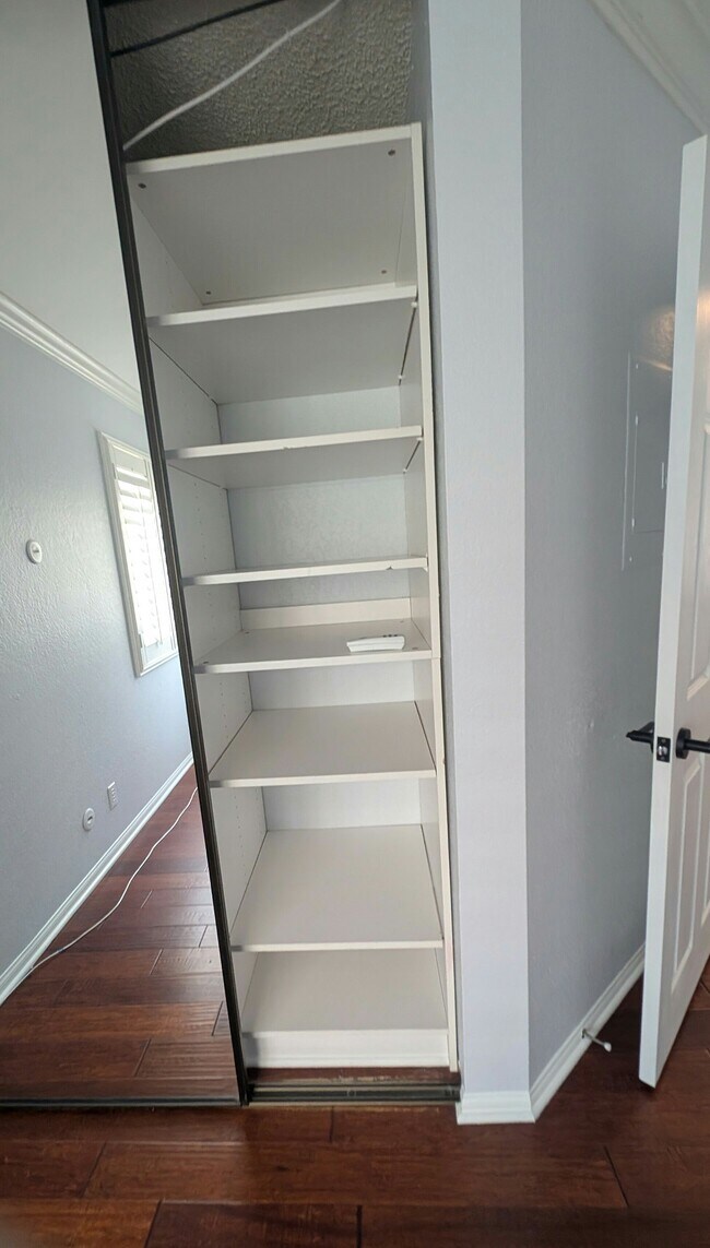 Building Photo - 10140 Palm Glen Dr