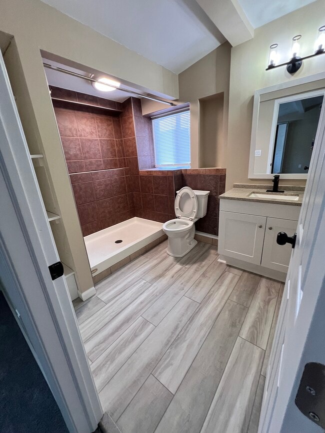 Building Photo - 121 N 46th St