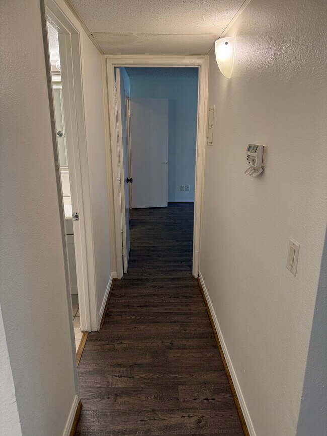 Building Photo - 18752 Mandan St