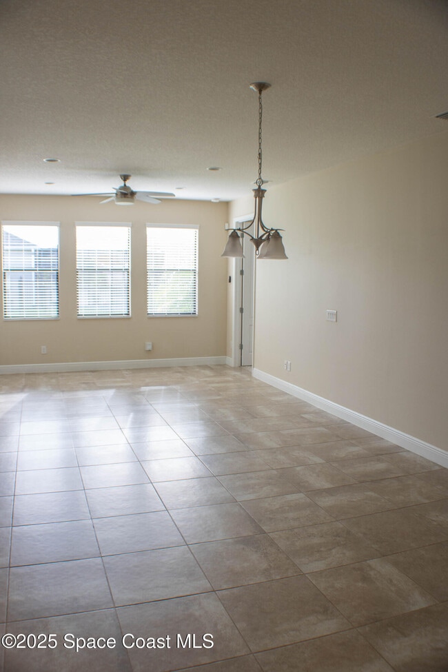 Building Photo - 7518 Bluemink Ln