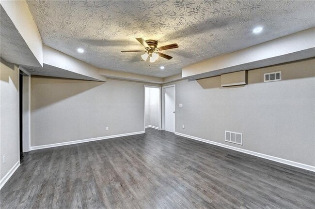 Building Photo - 3372 Cottonwood Ln