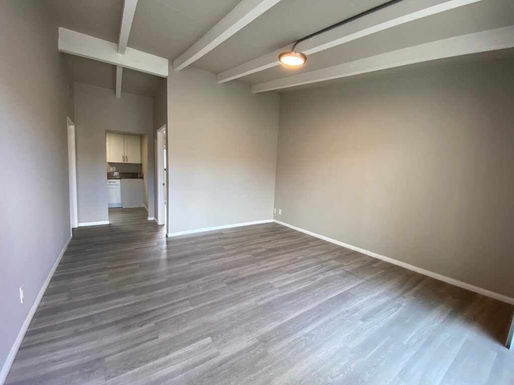 Building Photo - 2916 W Century Blvd