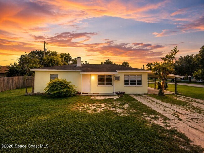 Building Photo - 1105 Park Dr