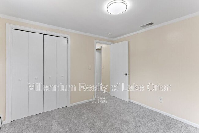 Building Photo - 24034 Meadowlark St