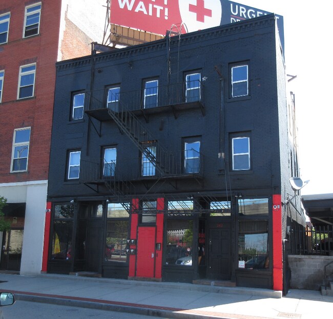 Building Photo - 240 South Ave