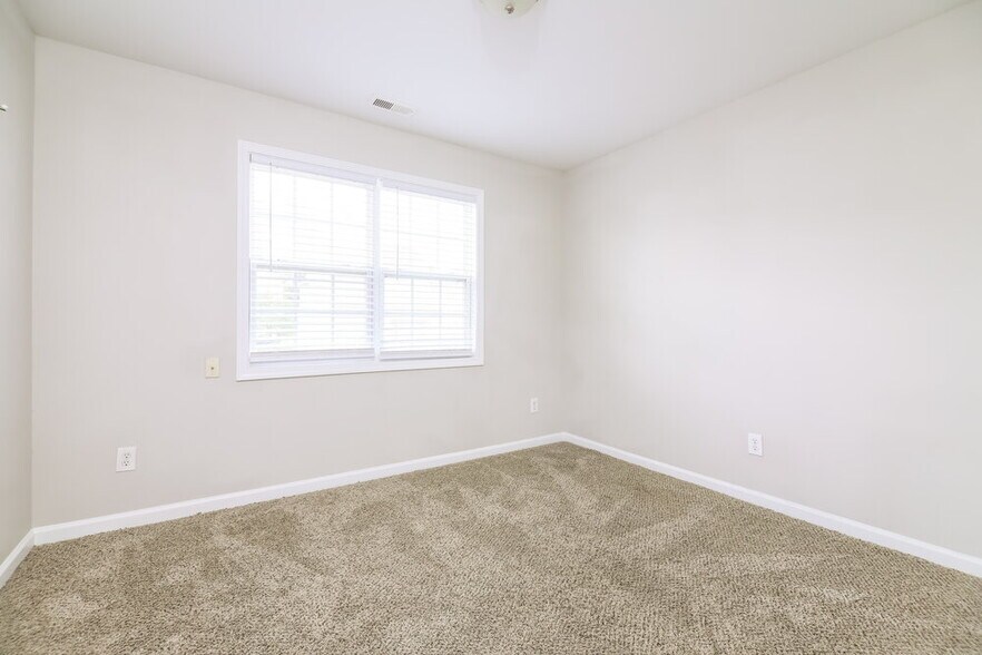 Building Photo - 3816 Pin Oak Rd