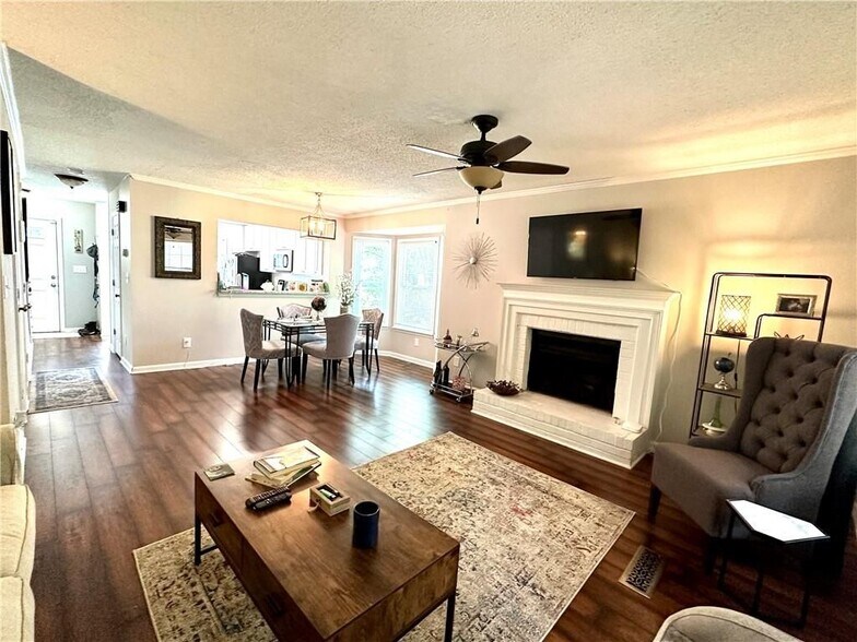 Building Photo - 5045 Laurel Springs Way SE