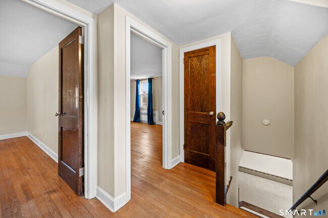 Building Photo - 335 Commonwealth Ave