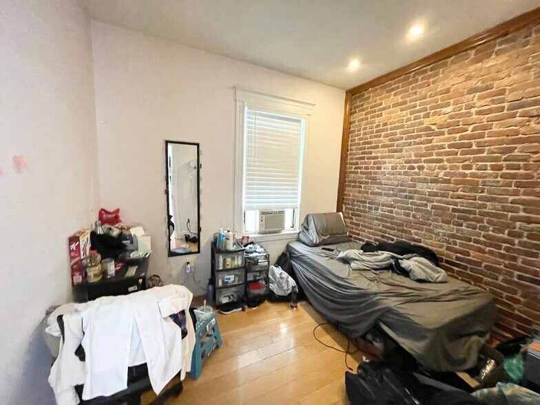 Building Photo - 24 S Huntington Ave