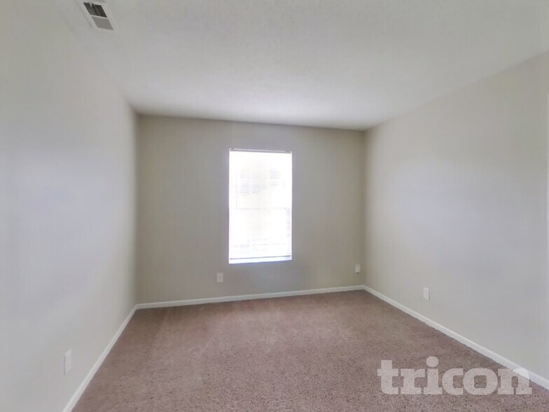 Building Photo - 6245 Monteo Dr