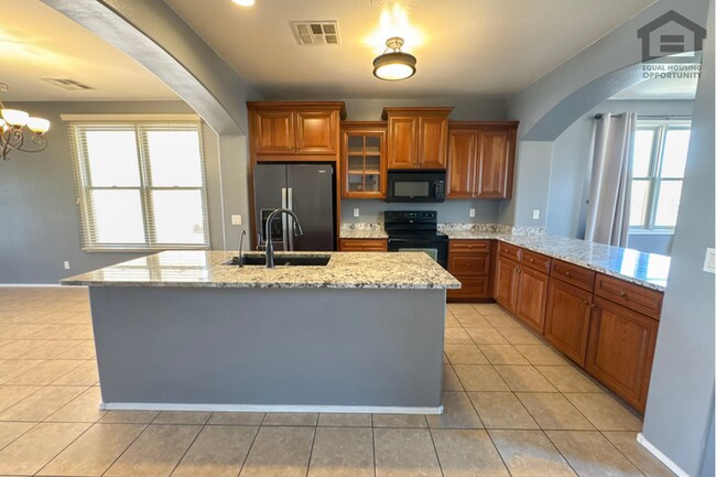 Building Photo - 3Bed/2.5Bath Three-Story Townhouse in Vistancia! Ready for Immediate Move-In! – 2 CAR GARAGE!