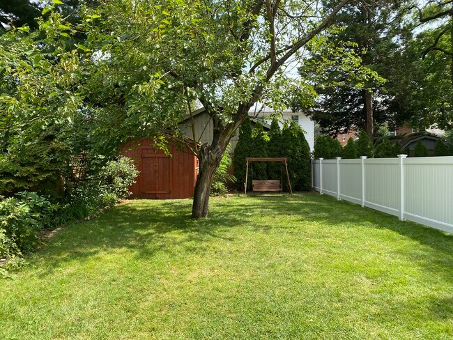 Building Photo - 6 Dunes Ln