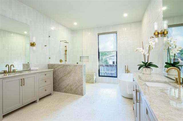 Building Photo - 6984 Santa Barbara Dr