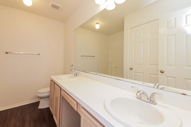 Building Photo - 8313 Spinnaker Cv