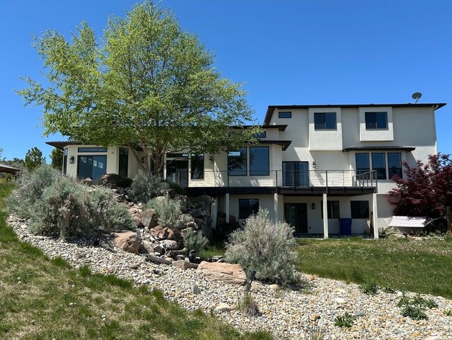 Building Photo - Luxury Living in StarView Estates - 4.98 A...