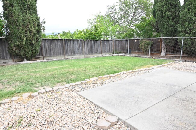 Building Photo - Santa Teresa Bungalow 2/1, Large Yard