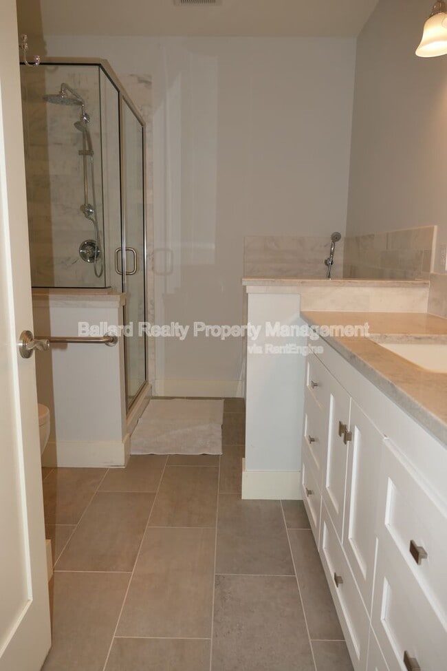 Building Photo - 3032 NW 59th St