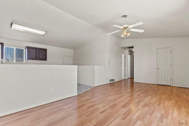 Building Photo - 3 Bed Home in Pueblo West with huge yard!