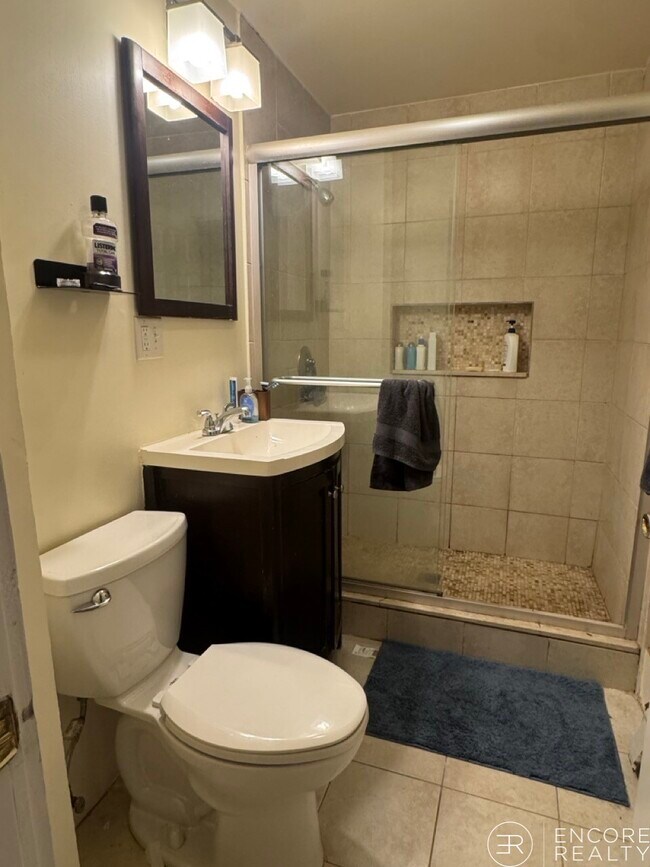 Building Photo - 44 Hillside St