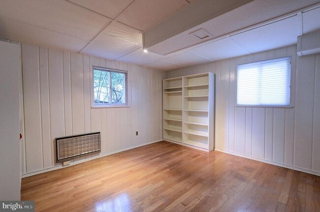Building Photo - 8725 Susanna Ln