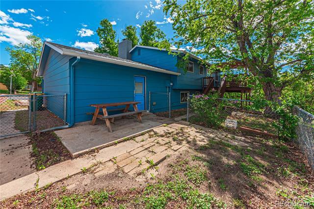 Building Photo - 3375 Montebello Dr W