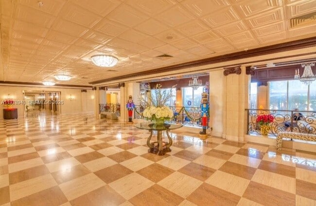 Building Photo - 2030 S Ocean Dr