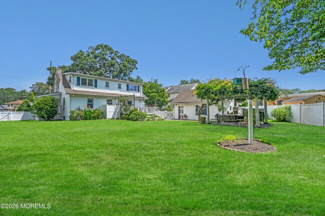 Building Photo - 1209 16th Ave