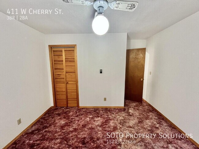 Building Photo - 411 W Cherry St
