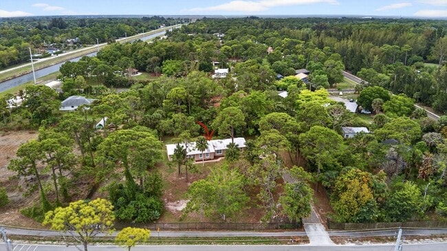 Building Photo - 16932 Okeechobee Blvd