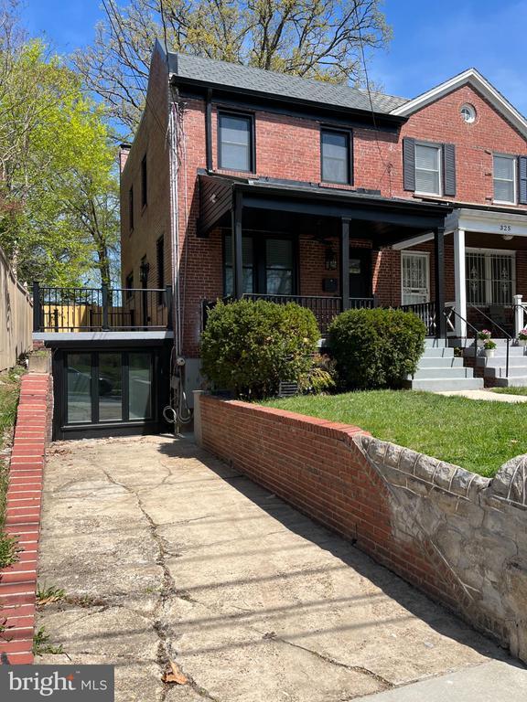 Building Photo - 327 Whittier St NW