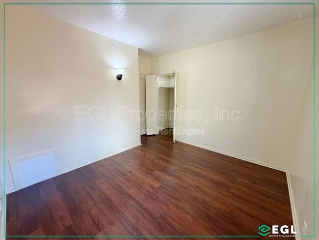 Building Photo - 4861 W 23rd St