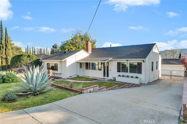 Primary Photo - 2712 Henrietta Ave