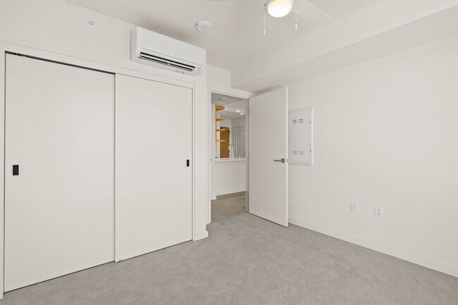 Building Photo - Sky Ala Moana West #2204 — 1BR/1BA/1PK — $...
