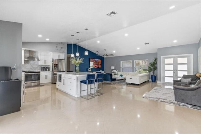 Building Photo - 10082 Harbourtown Ct