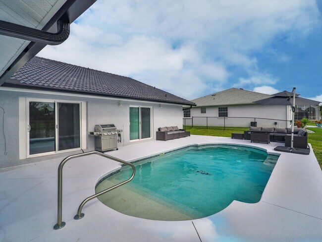 Building Photo - 2 Cedar Ct