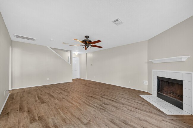 Building Photo - 16318 N Glade Dr