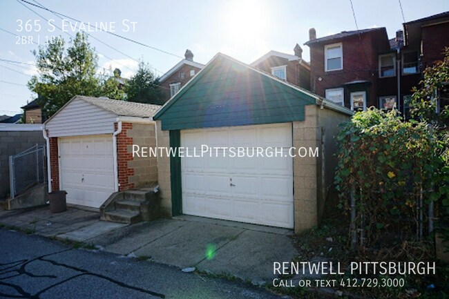 Building Photo - 365 S Evaline St